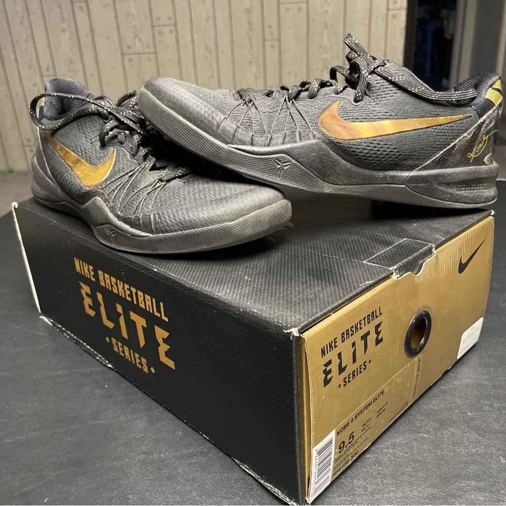 Nike Kobe 8 Black and Gold Mens Size 9.5 (box not included)
